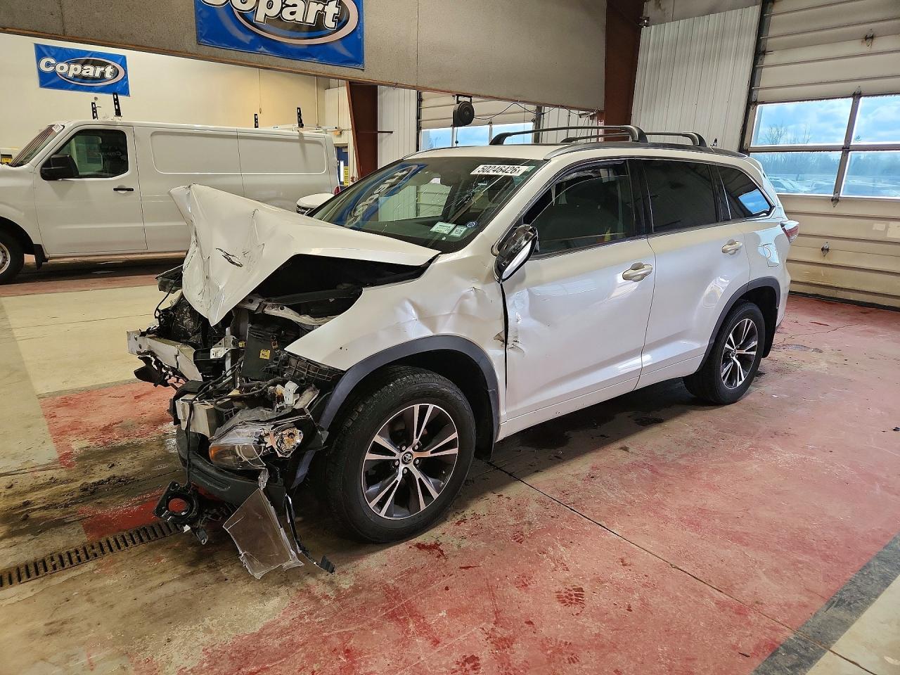 2016 TOYOTA HIGHLANDER