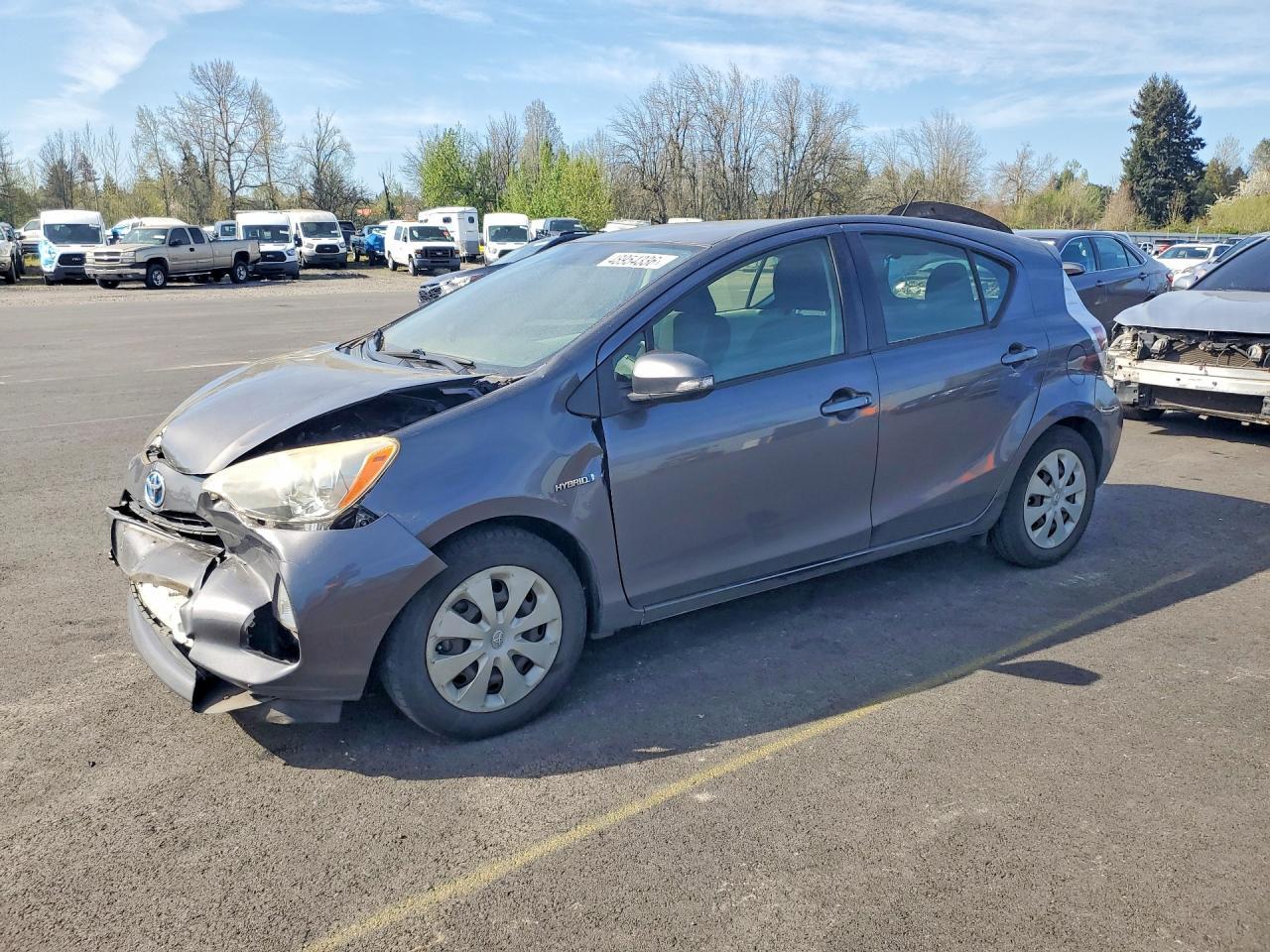 2013 TOYOTA Prius c
