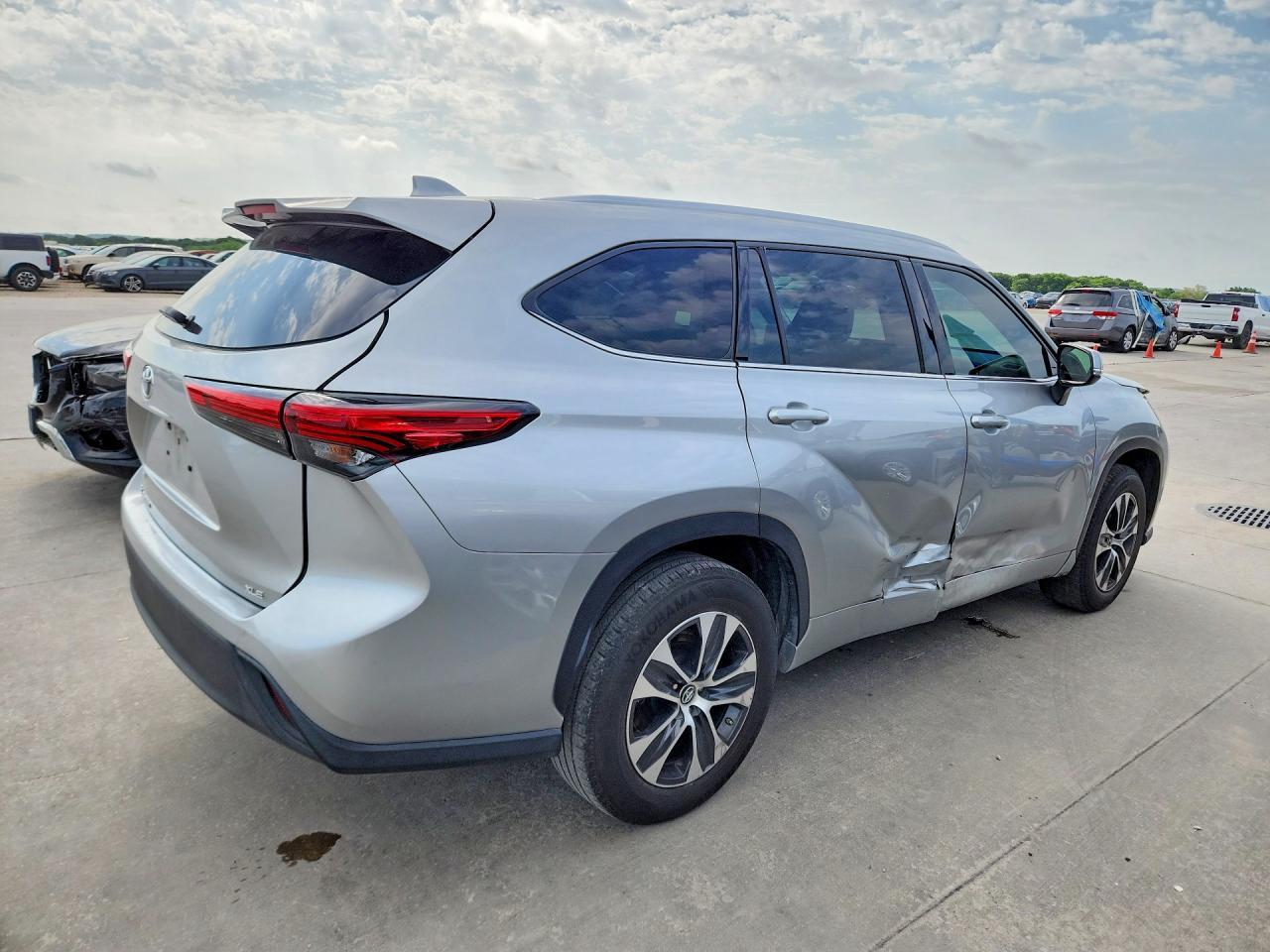 2021 TOYOTA HIGHLANDER