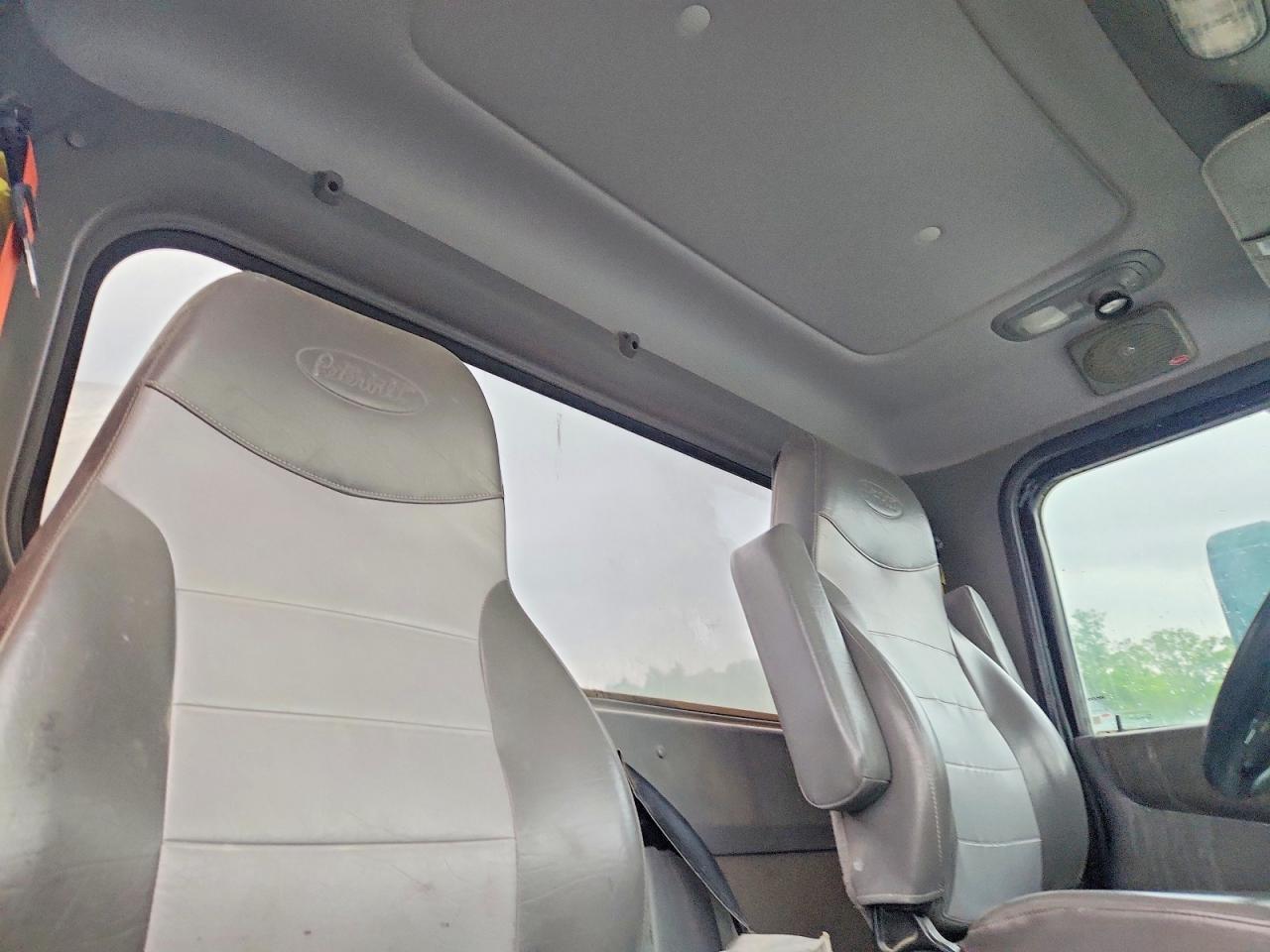 2020 PETERBILT 348