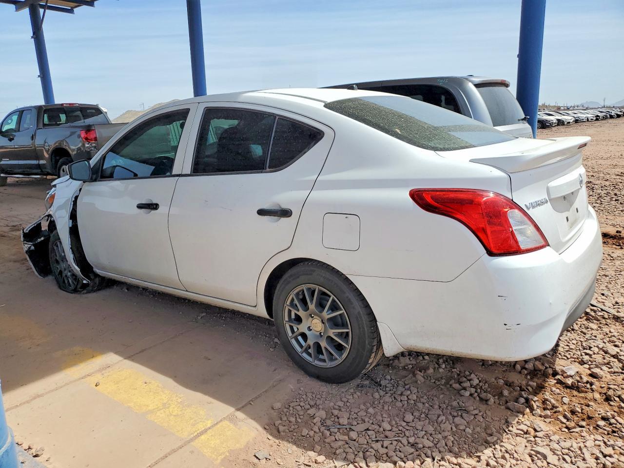 2017 NISSAN VERSA