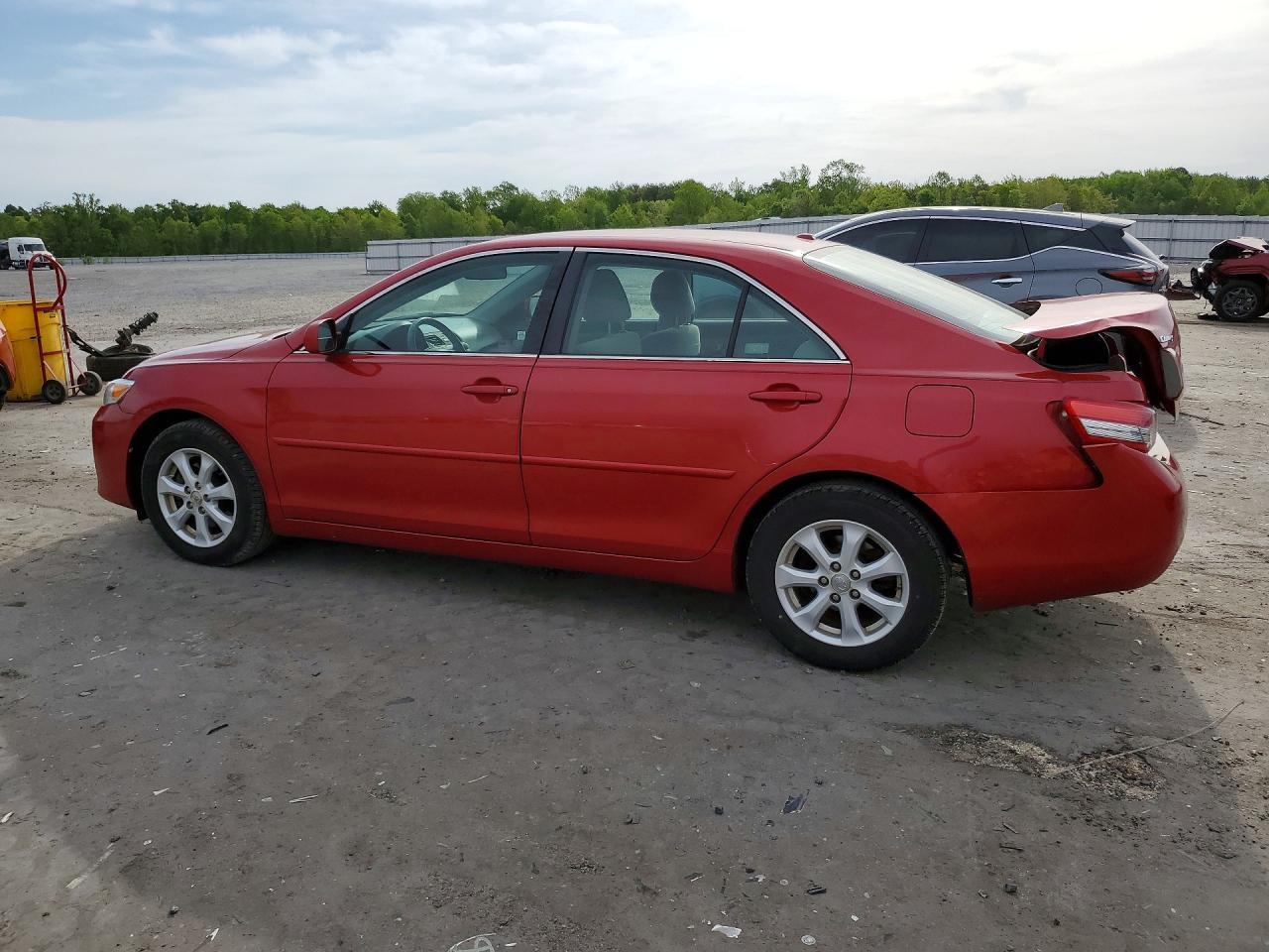 2011 TOYOTA CAMRY
