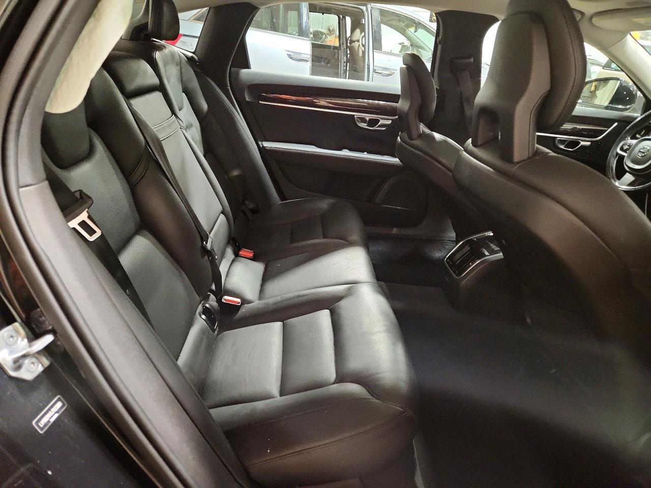 2018 VOLVO S90