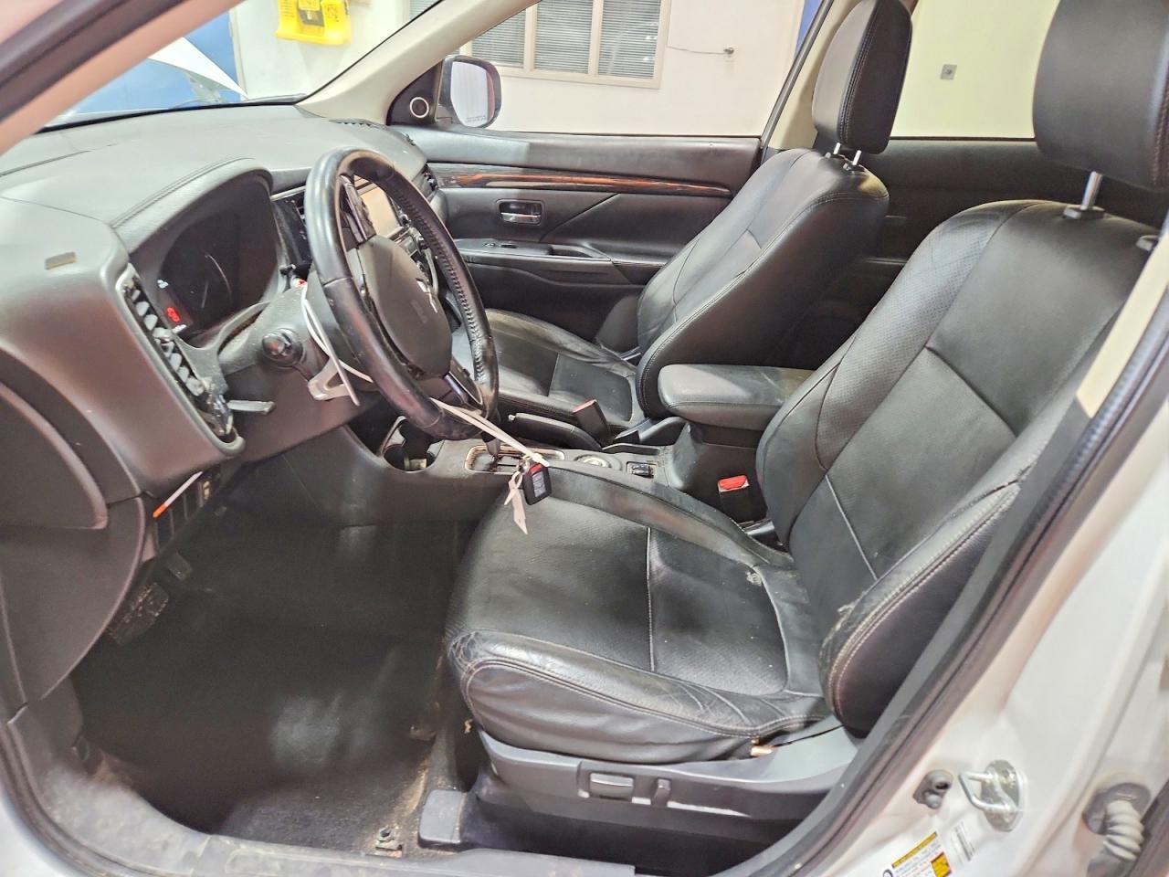 2016 MITSUBISHI outlander