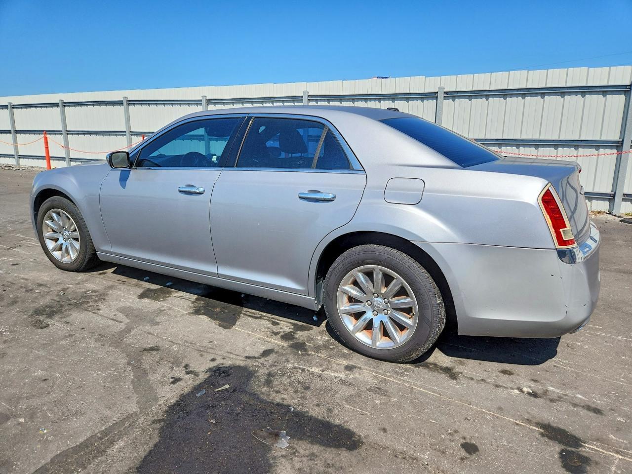 2011 CHRYSLER 300