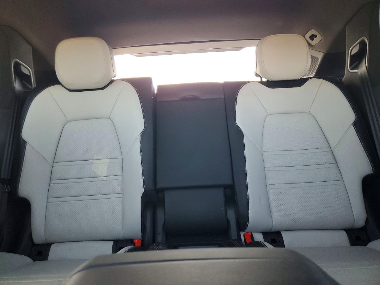 2024 PORSCHE CAYENNE