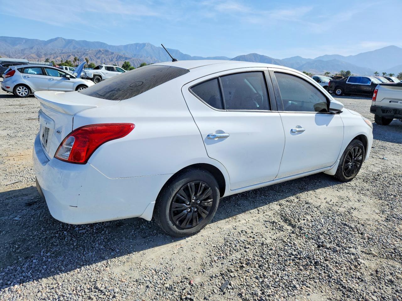 2018 NISSAN VERSA