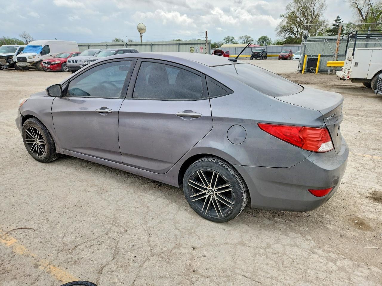 2013 HYUNDAI ACCENT
