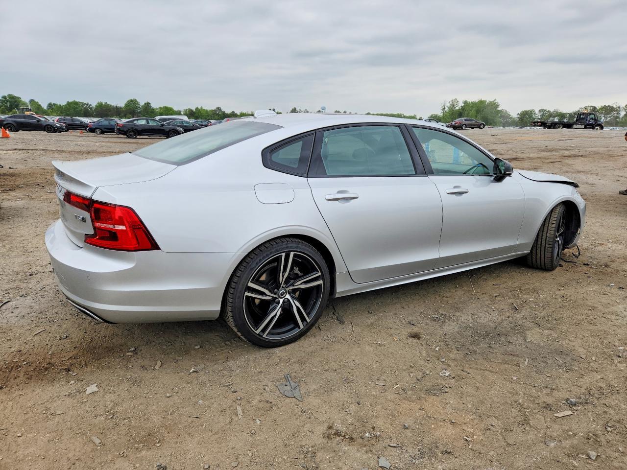 2020 VOLVO S90