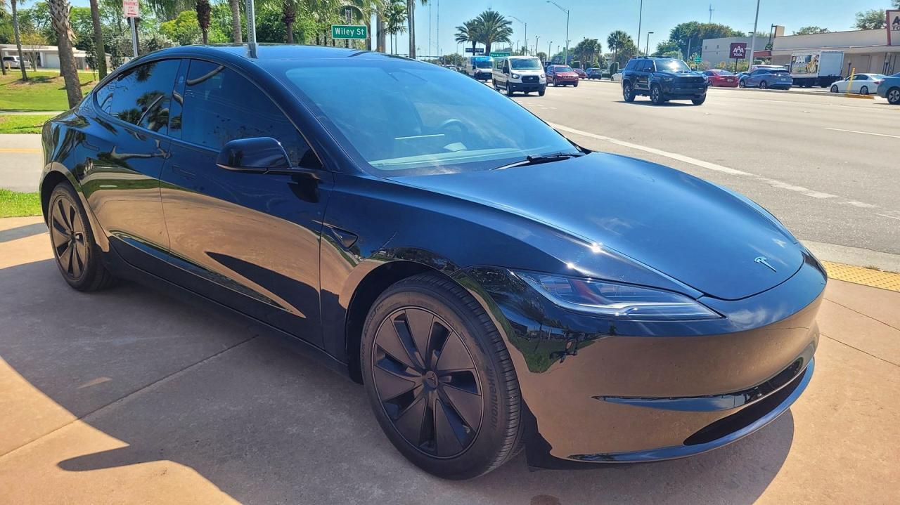 2025 TESLA MODEL 3