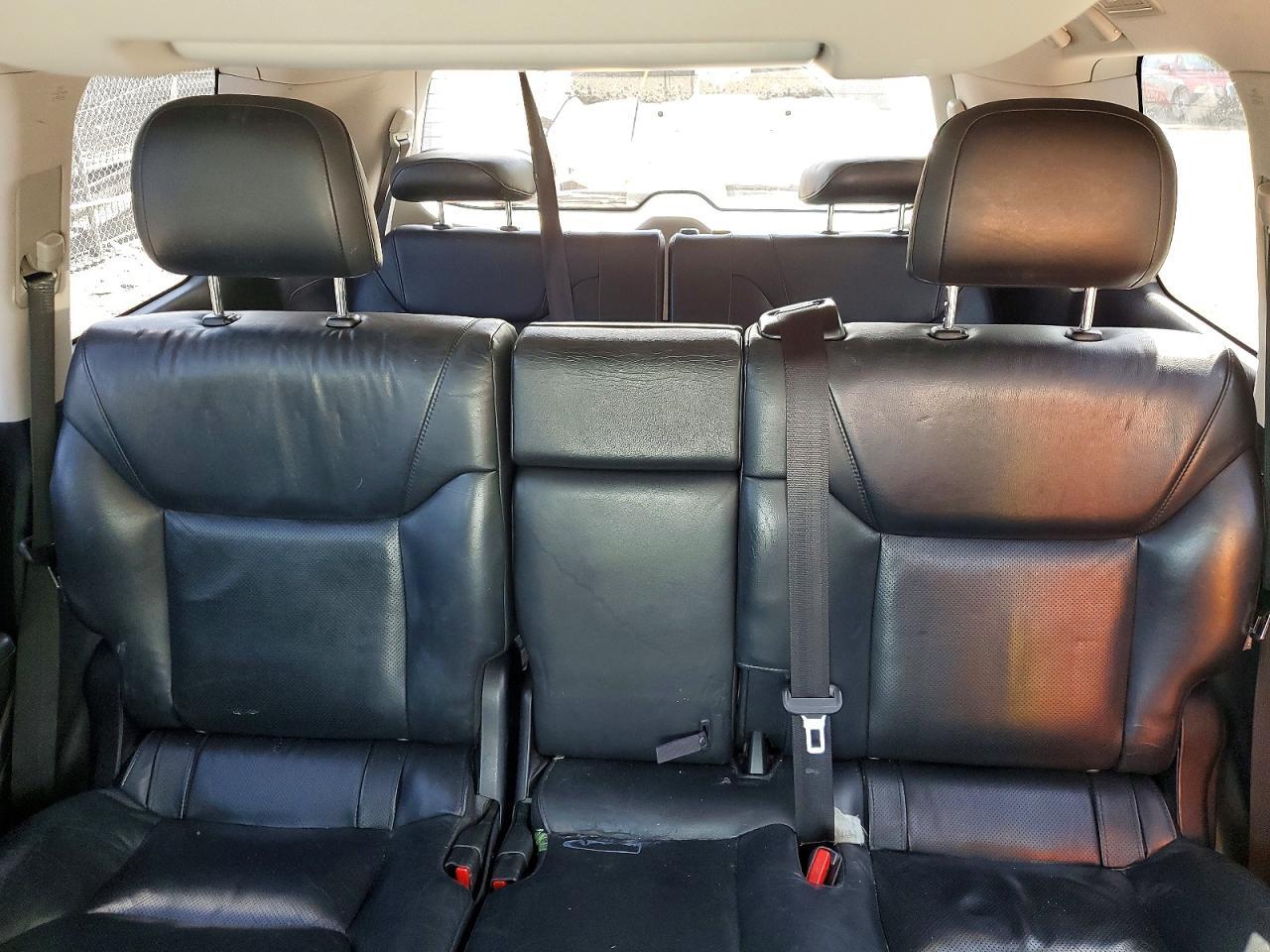 2011 LEXUS LX 570