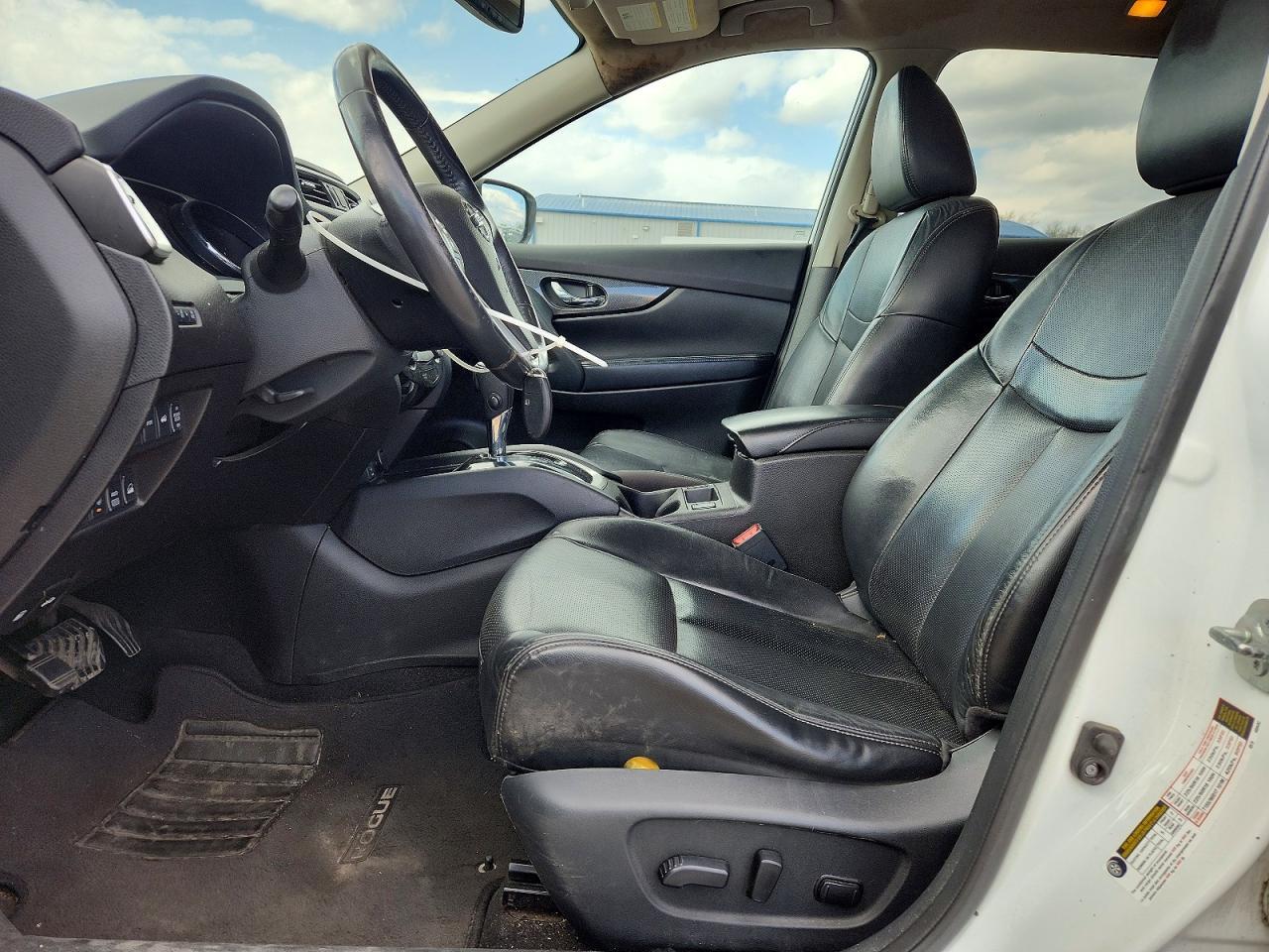 2015 NISSAN ROGUE