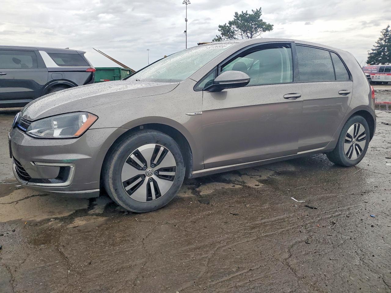 2016 VOLKSWAGEN e-Golf
