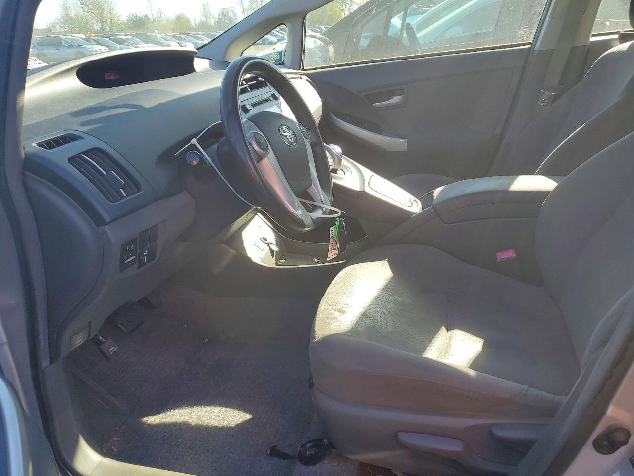 2011 TOYOTA PRIUS