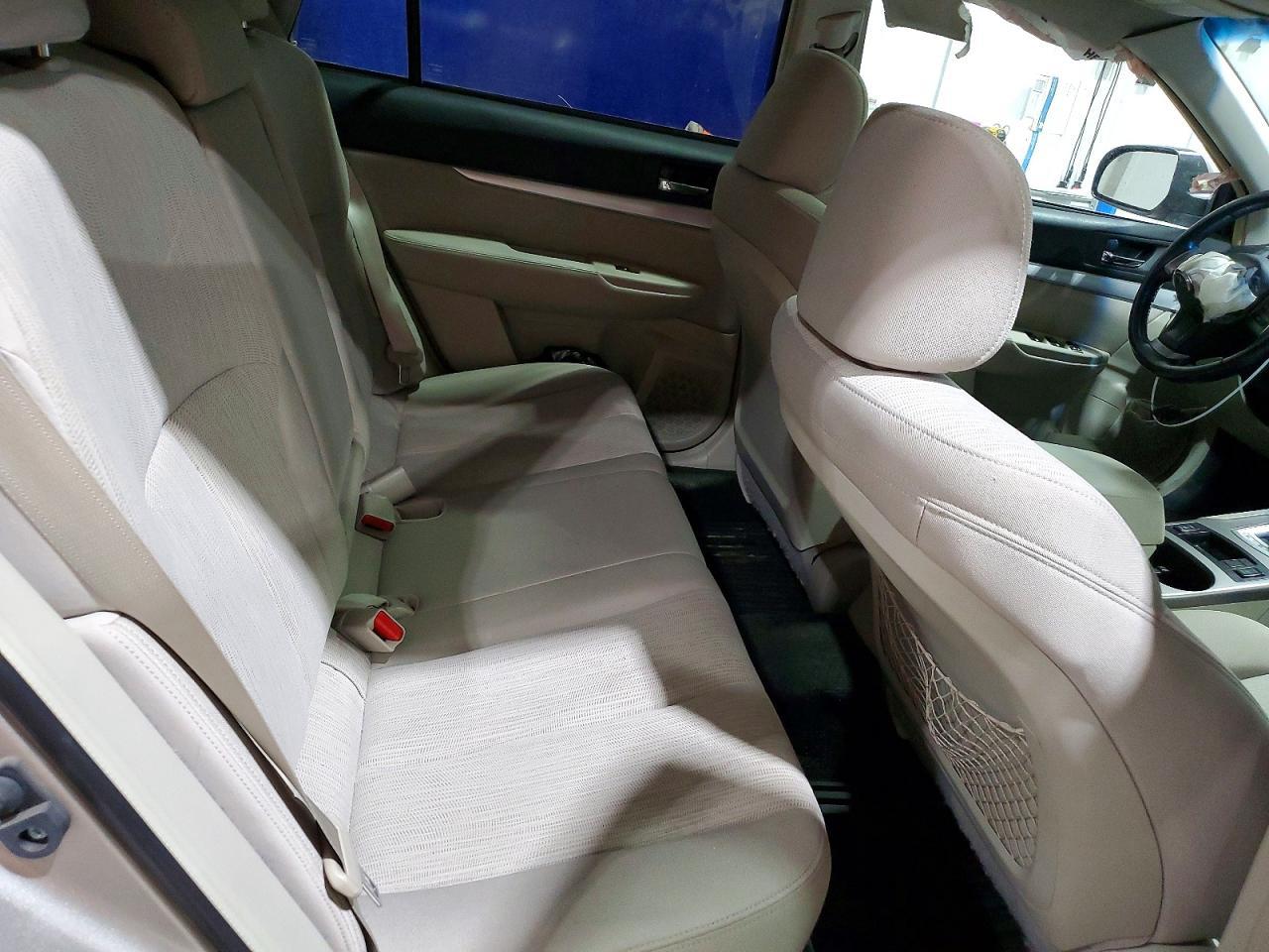 2014 SUBARU Outback