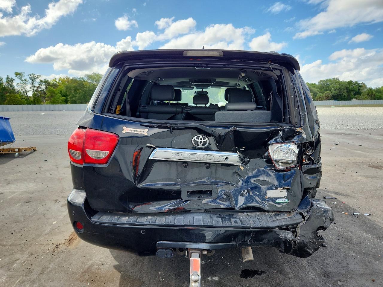 2011 TOYOTA Sequoia