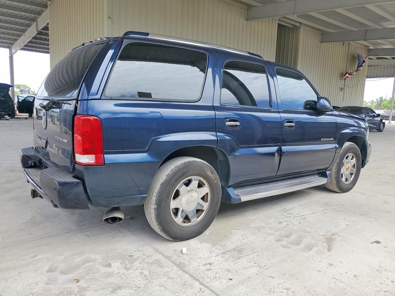 2004 CADILLAC ESCALADE