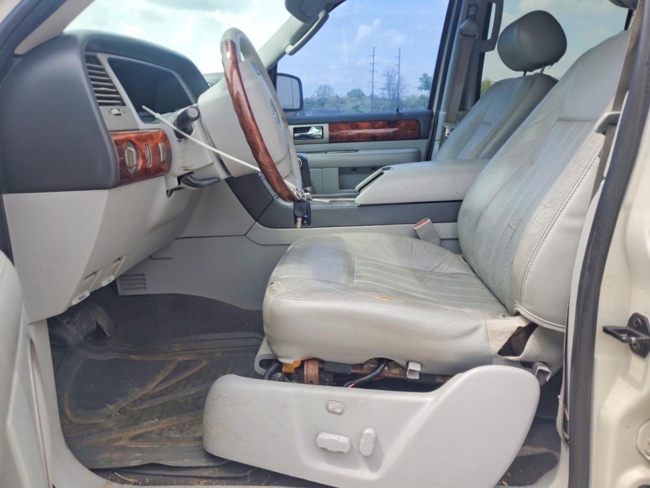 2005 LINCOLN Navigator
