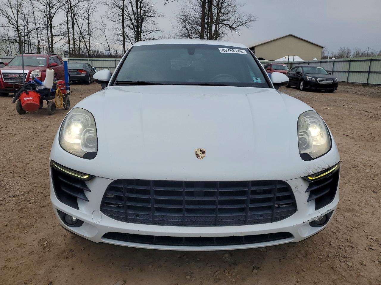 2016 PORSCHE Macan