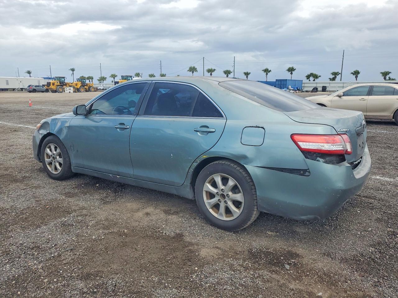2011 TOYOTA CAMRY