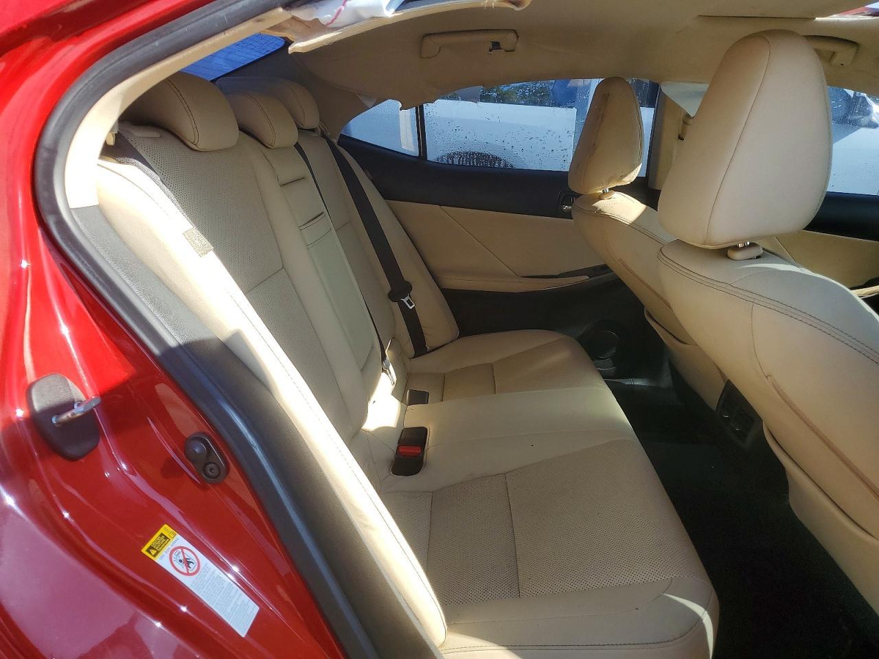 2016 LEXUS IS 200t