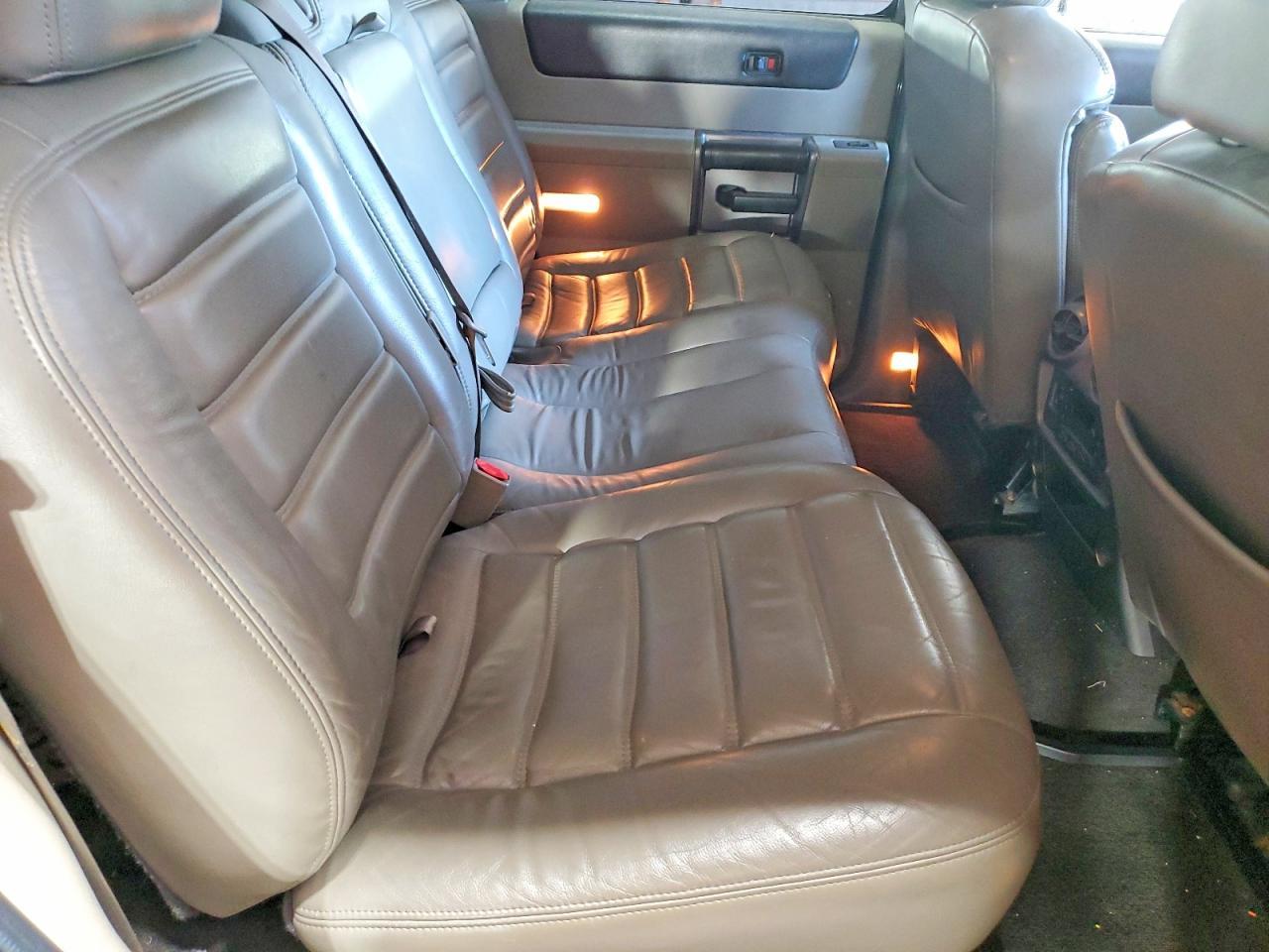 2004 HUMMER H2