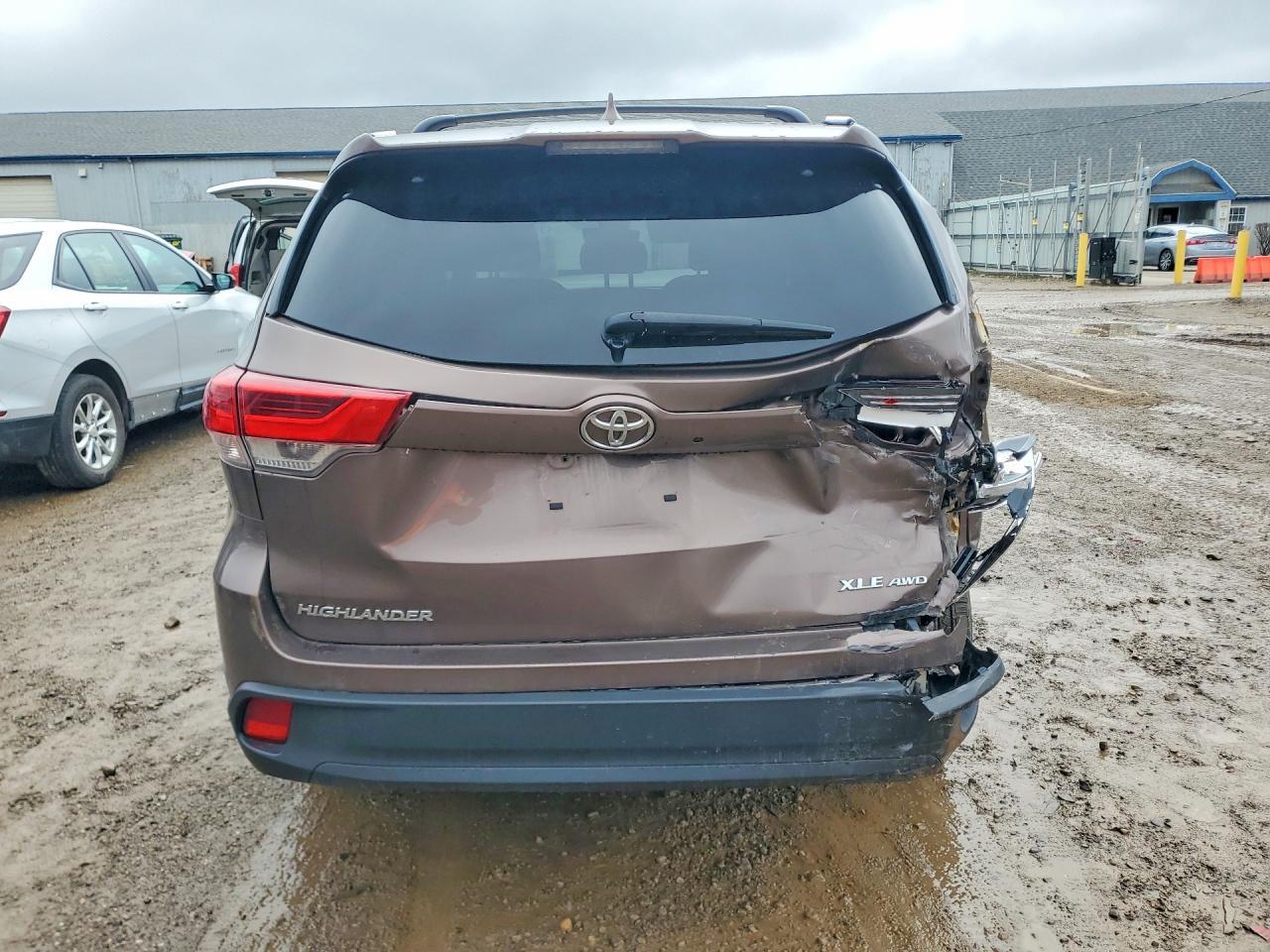 2019 TOYOTA /s/le/xle