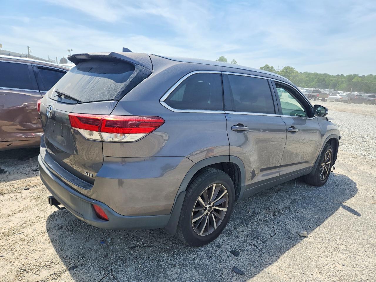 2018 TOYOTA HIGHLANDER