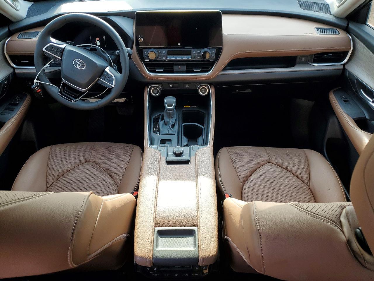 2026 TOYOTA HIGHLANDER