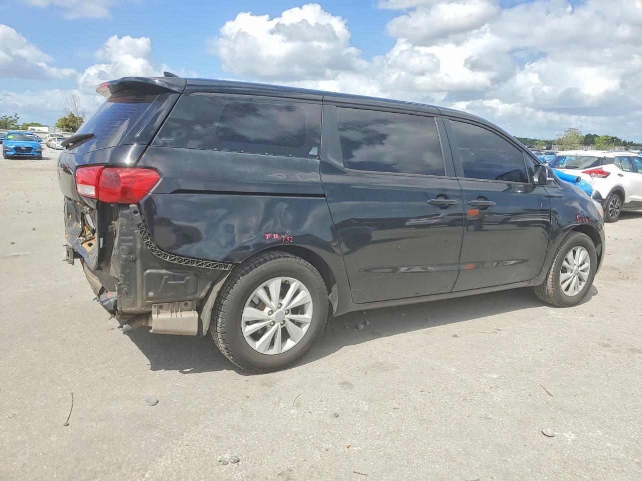 2016 KIA SEDONA