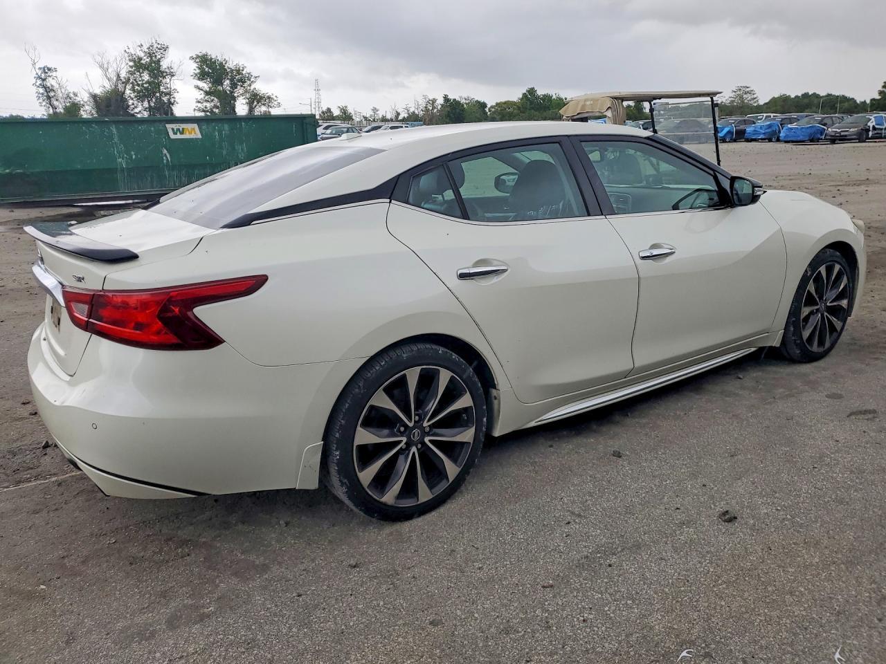 2016 NISSAN Maxima