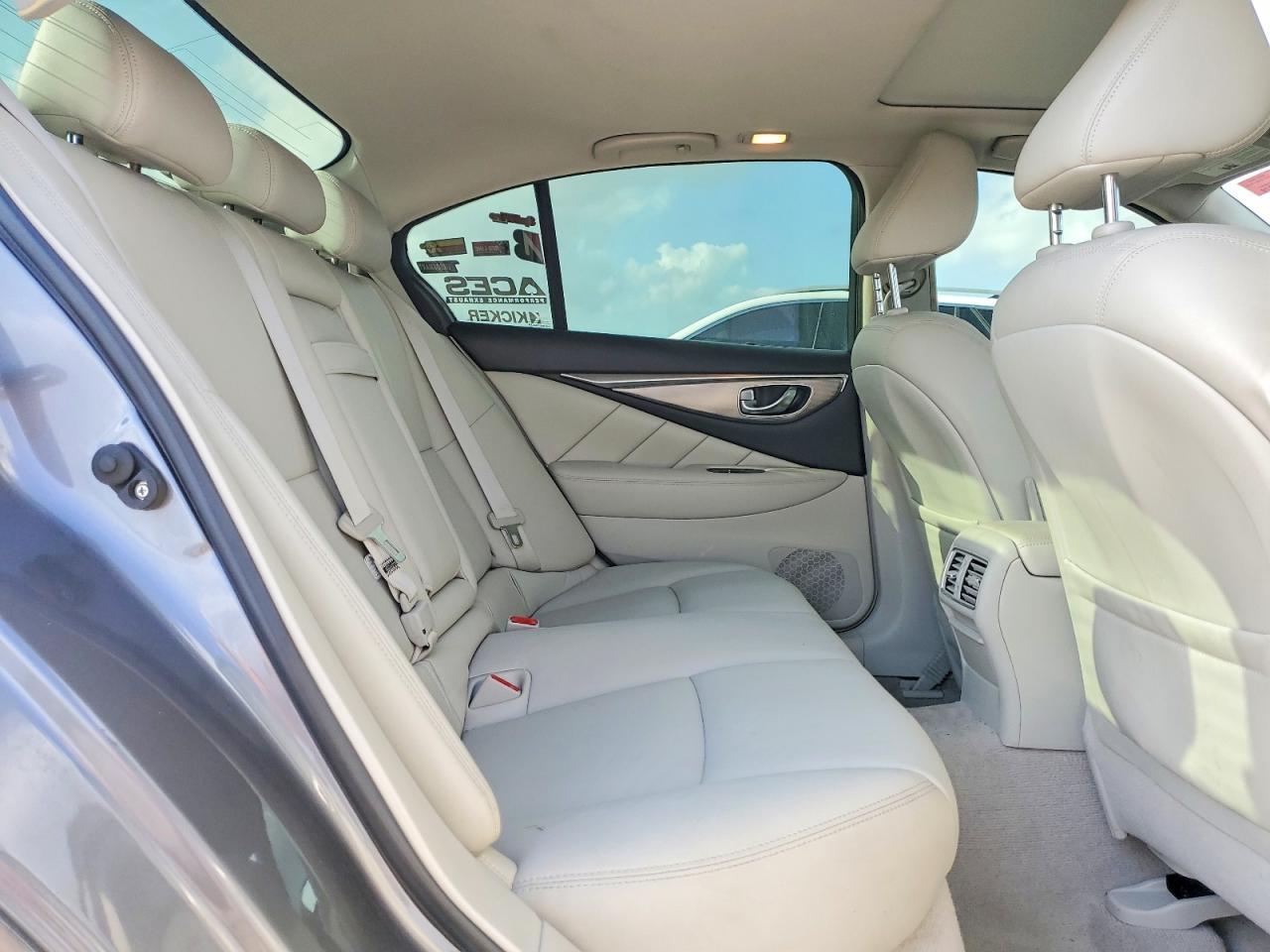 2017 INFINITI Q50