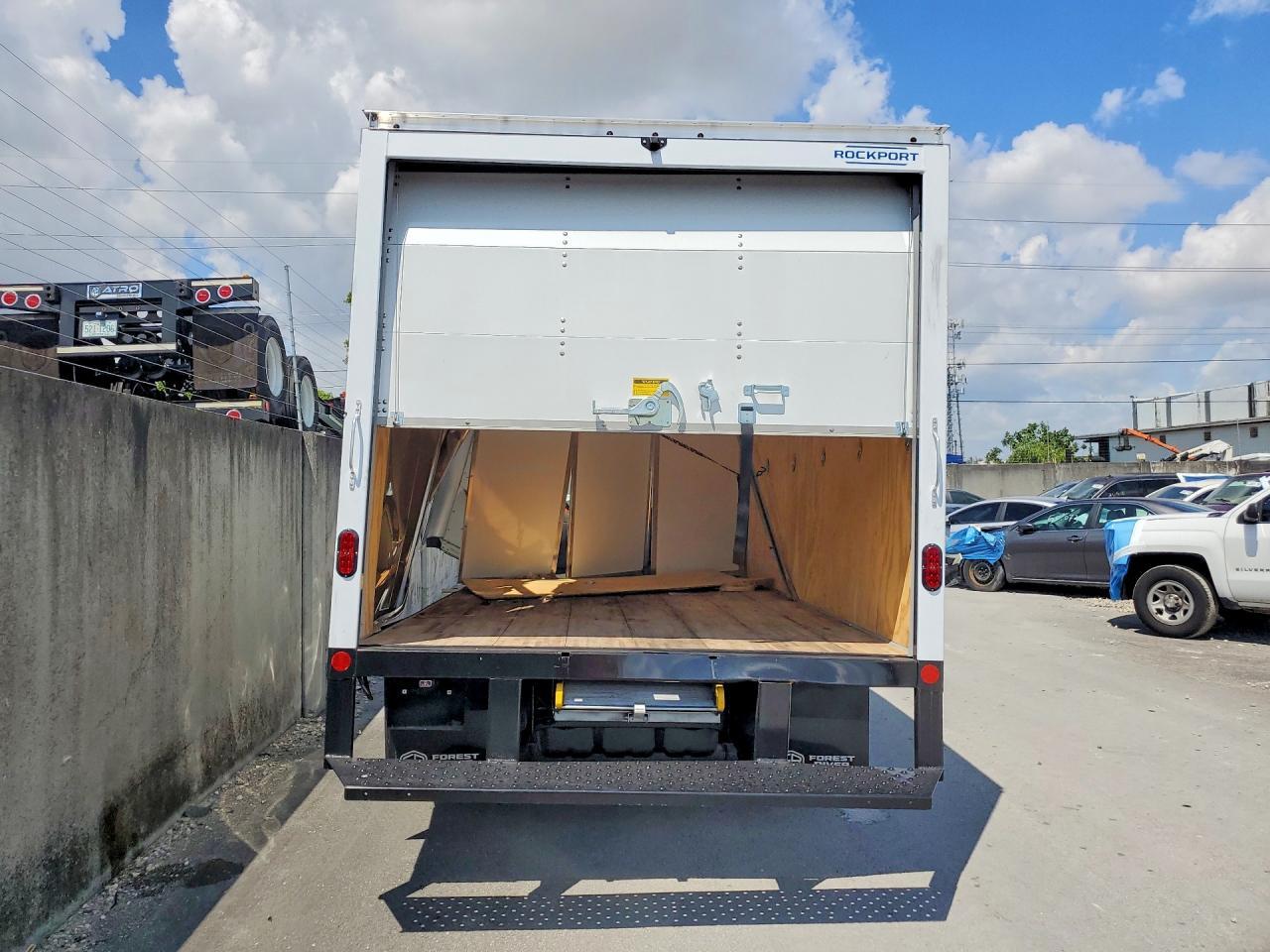 2025 CHEVROLET Express 3500