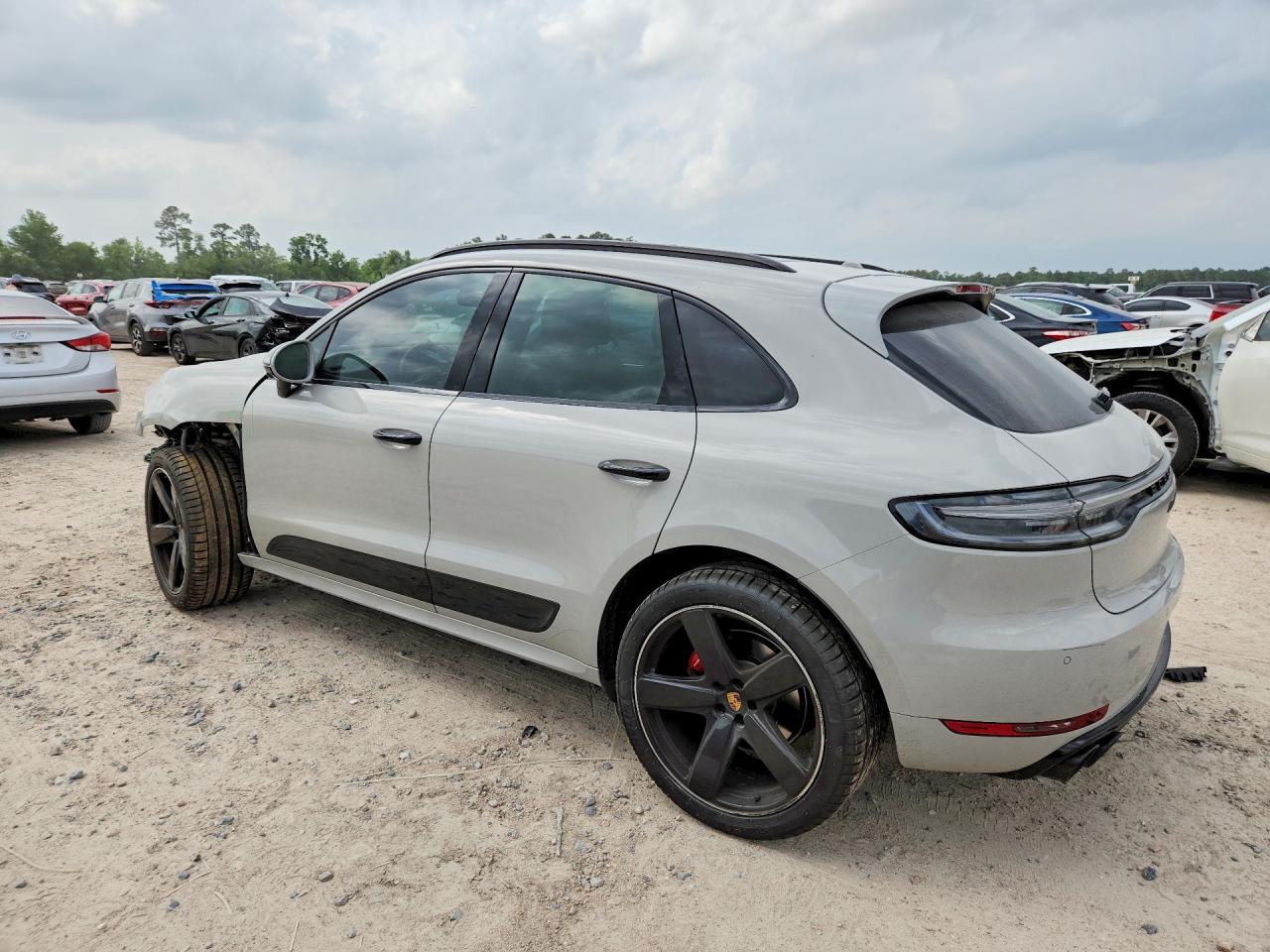 2021 PORSCHE Macan
