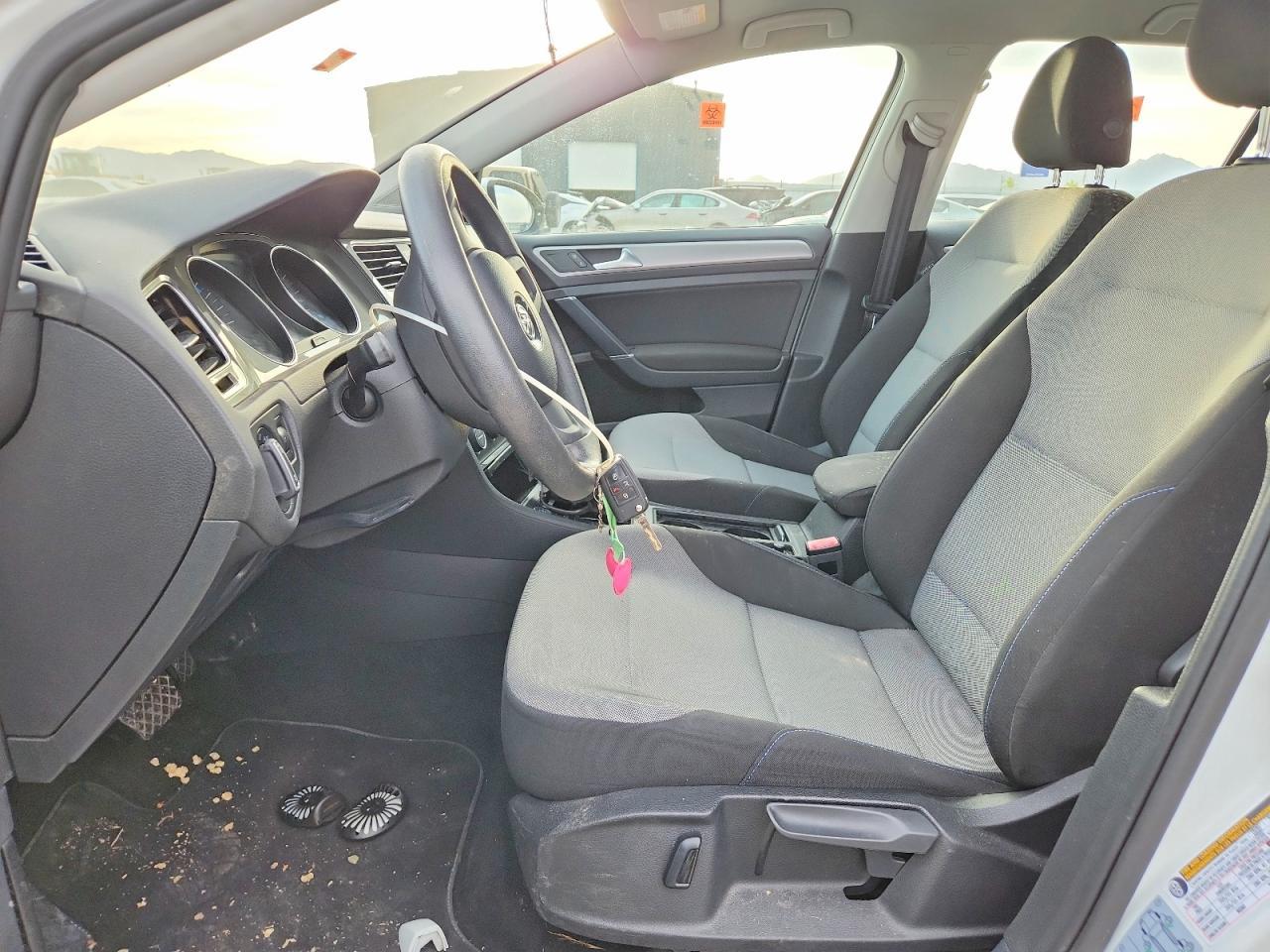 2016 VOLKSWAGEN e-Golf
