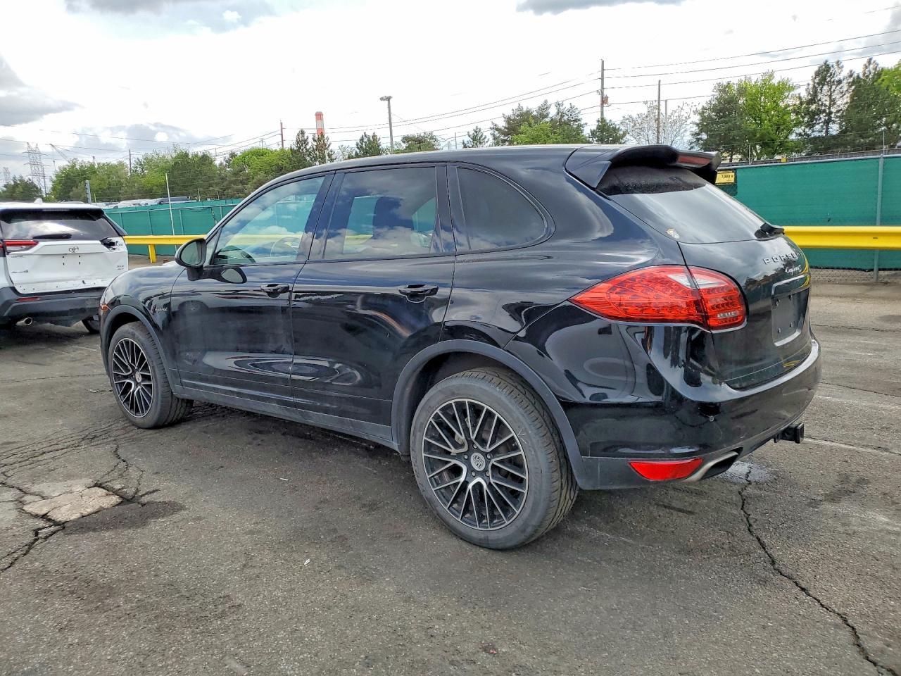 2011 PORSCHE CAYENNE