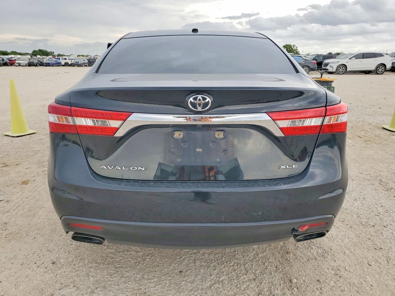 2015 TOYOTA Avalon