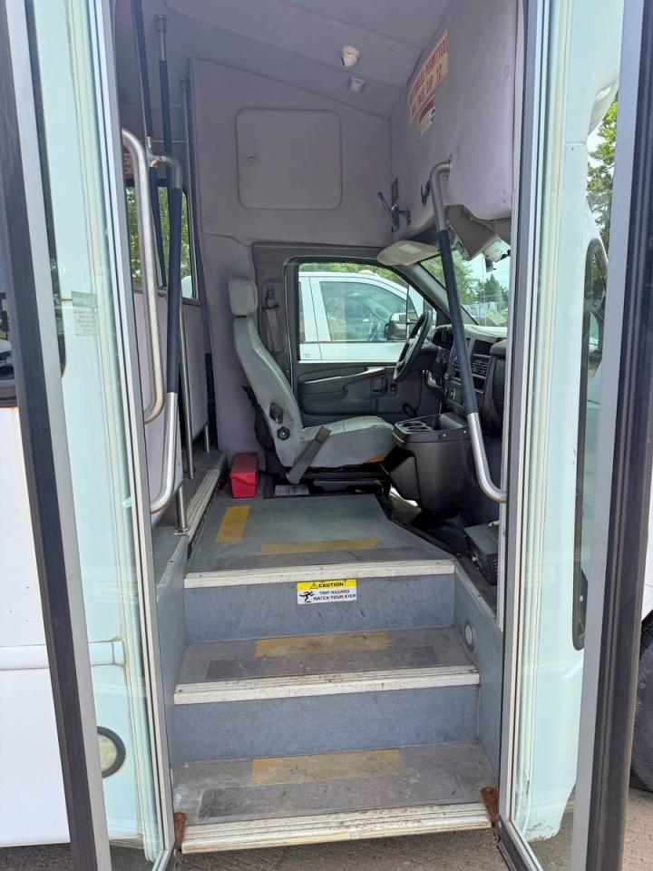 2015 CHEVROLET Express 4500