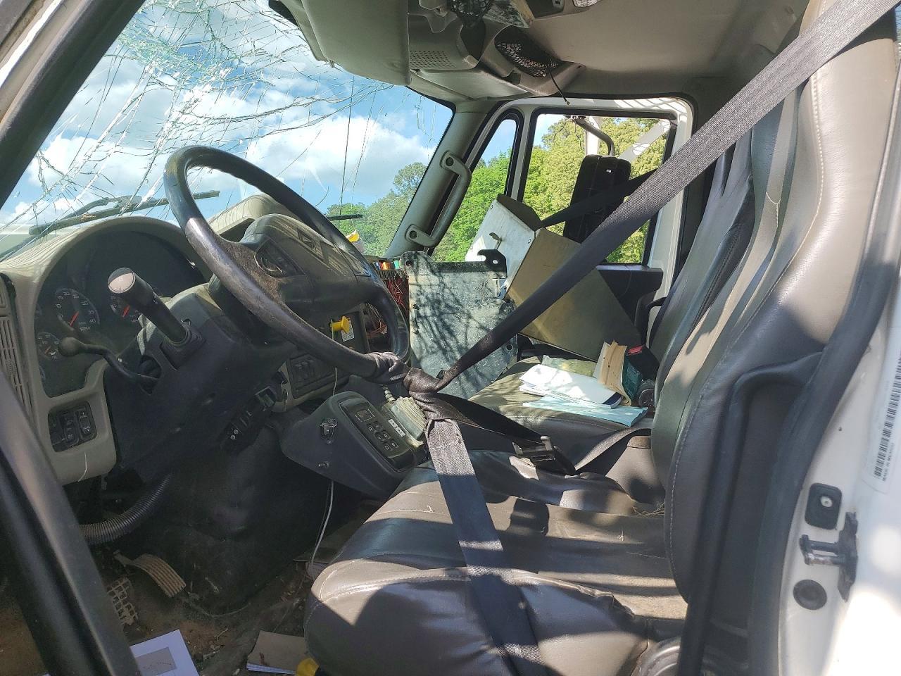 2017 INTERNATIONAL 7300