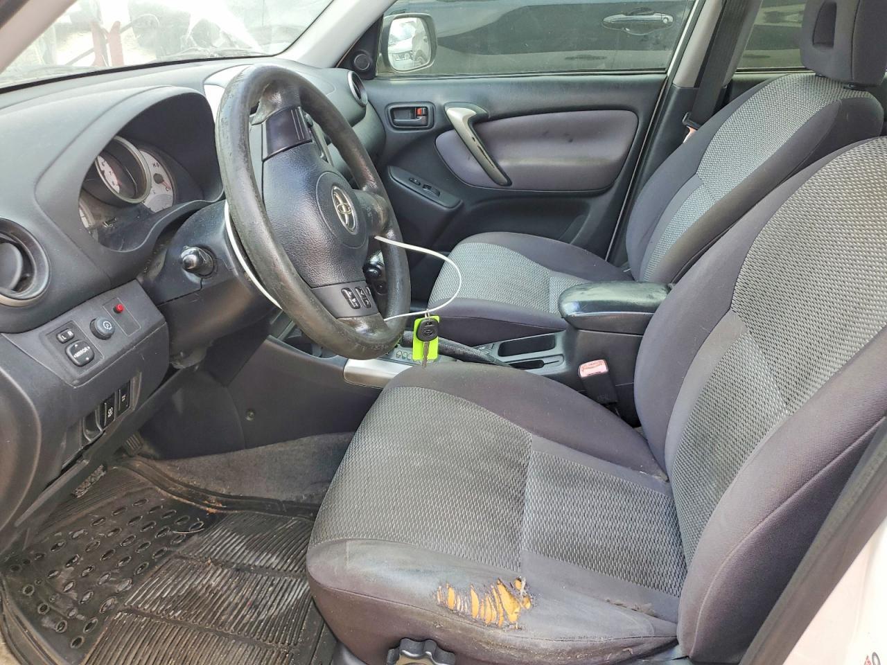 2004 TOYOTA RAV4