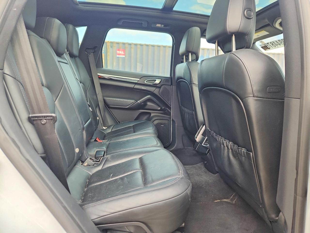 2013 PORSCHE CAYENNE