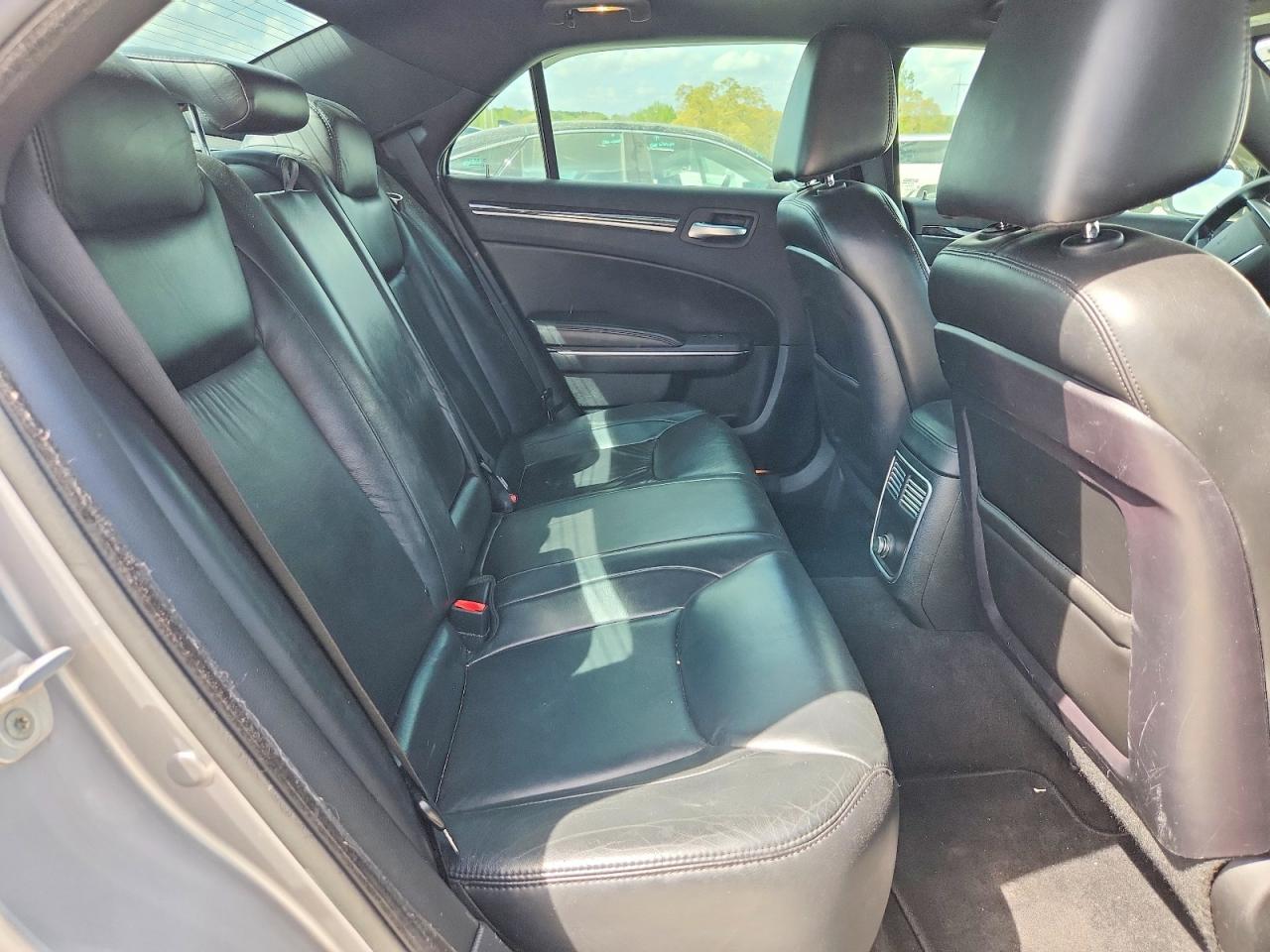 2011 CHRYSLER 300