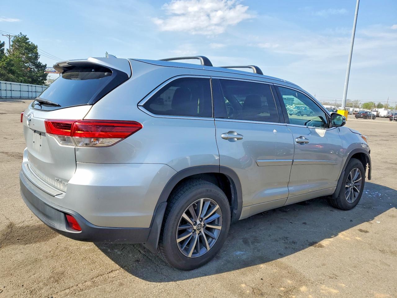 2018 TOYOTA HIGHLANDER