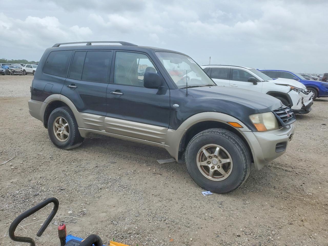 2001 MITSUBISHI Montero
