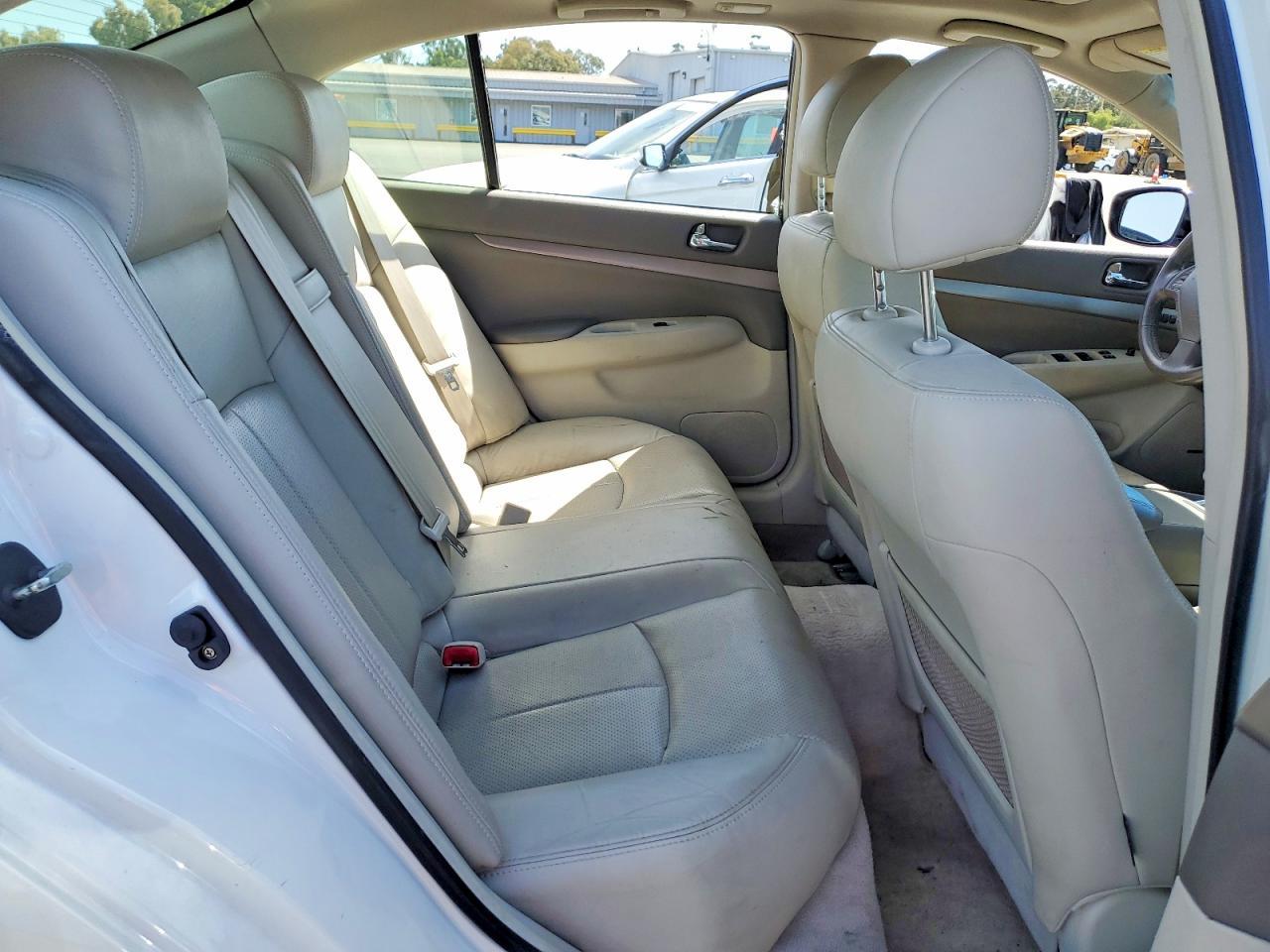 2013 INFINITI G37