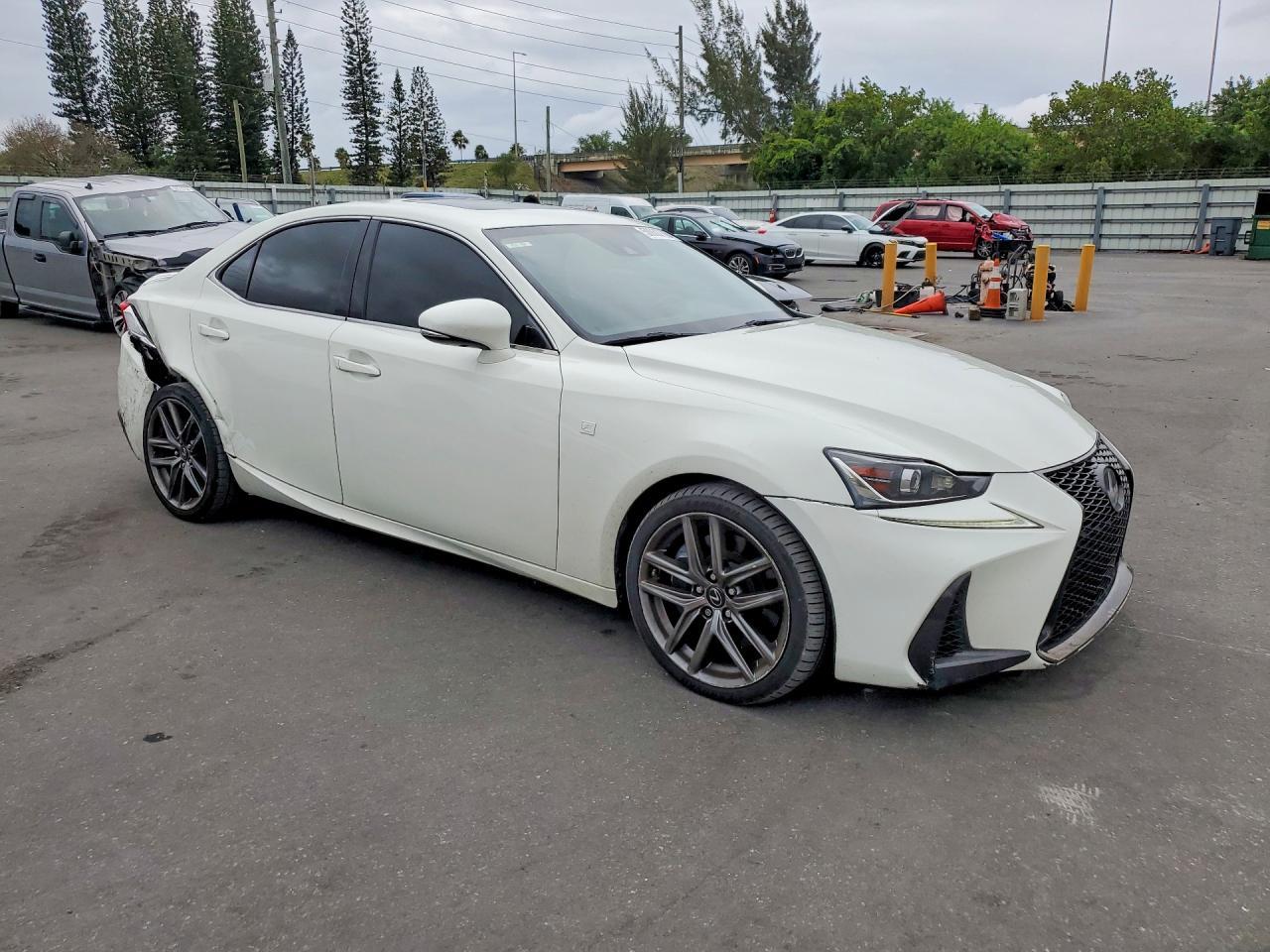 2018 LEXUS IS 300