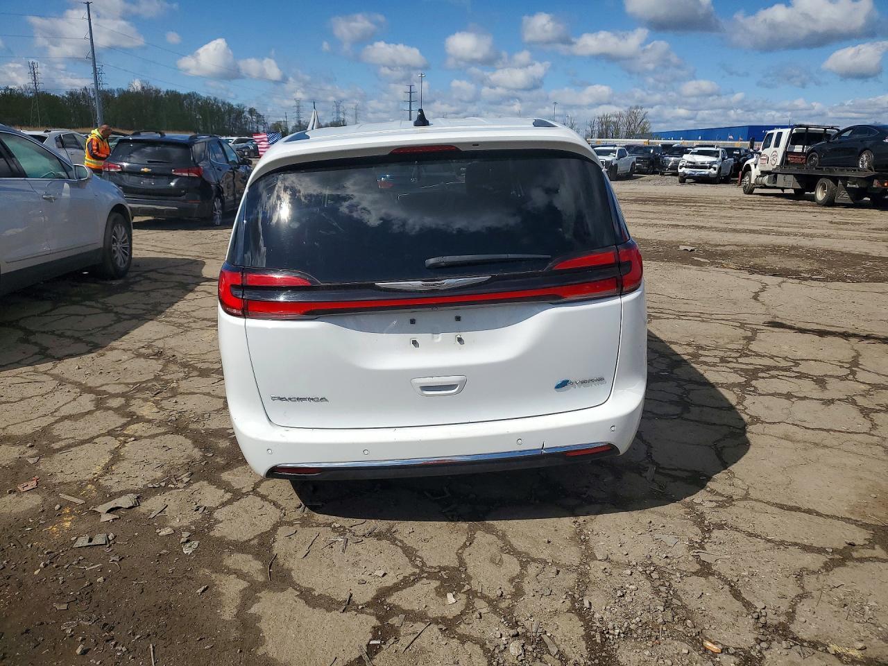 2023 CHRYSLER Pacifica