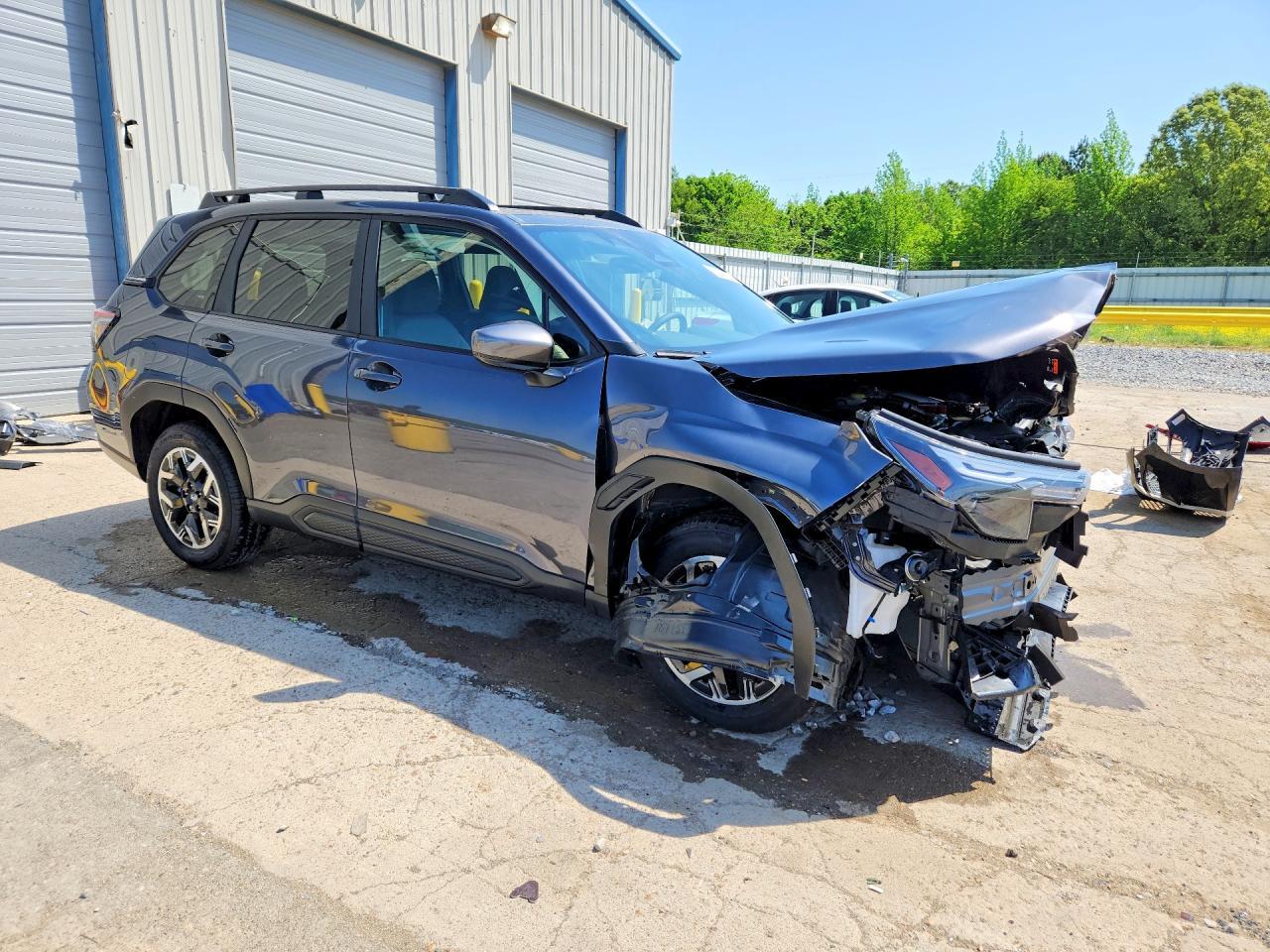 2025 SUBARU FORESTER