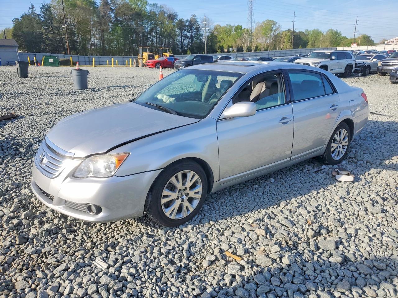 2010 TOYOTA Avalon