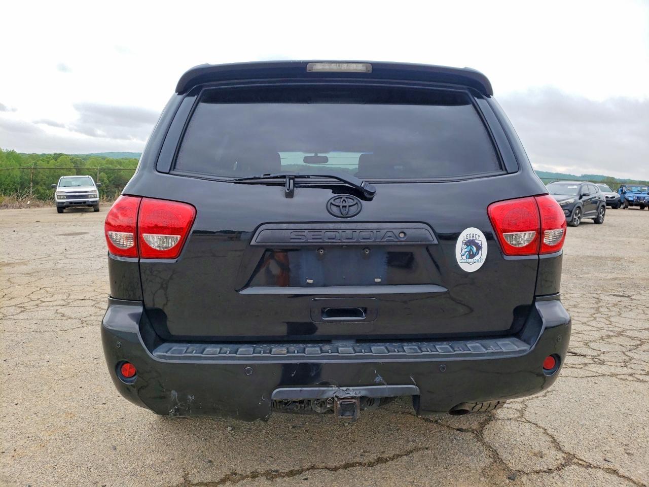 2011 TOYOTA Sequoia